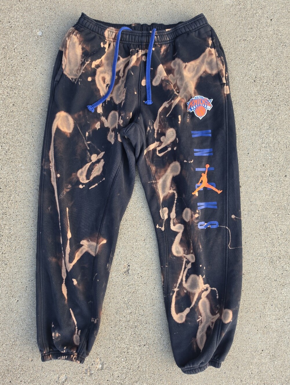 Air Jordan/NBA NEW YORK KNICKS Custom Bleached Joggers Sweats Size XL